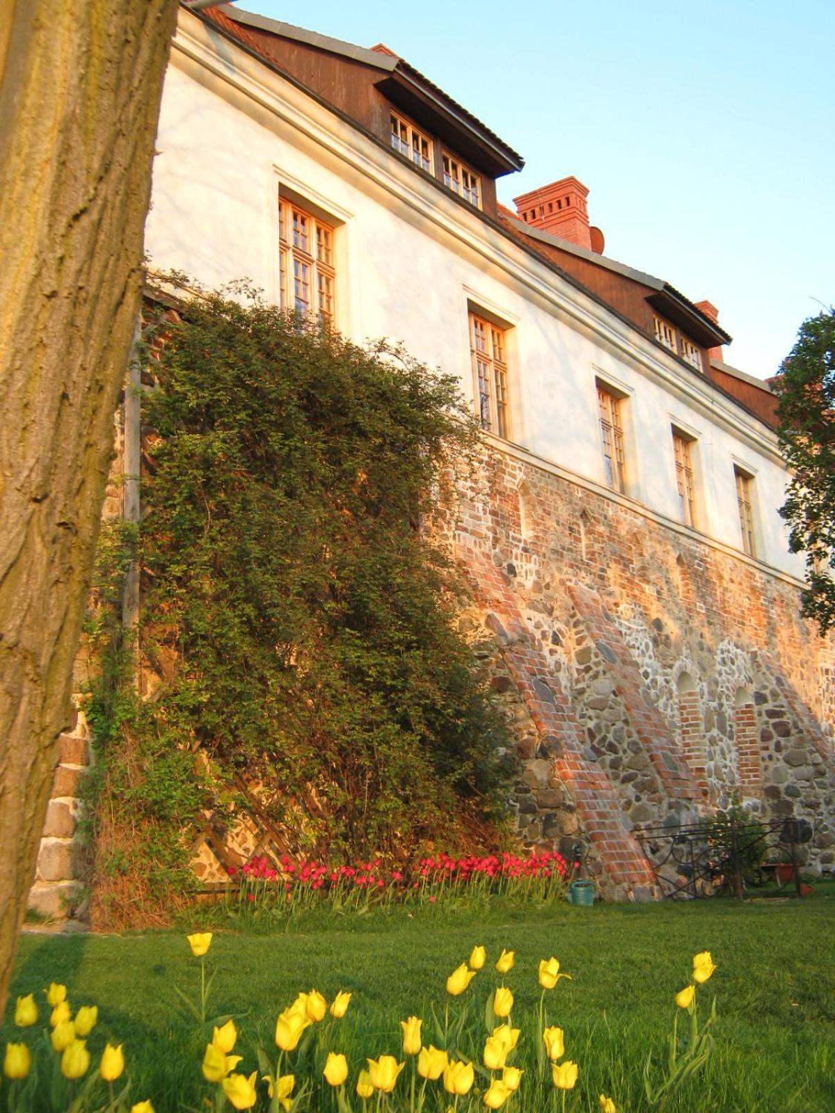 Klasztor Cedynia Hotel Luaran gambar