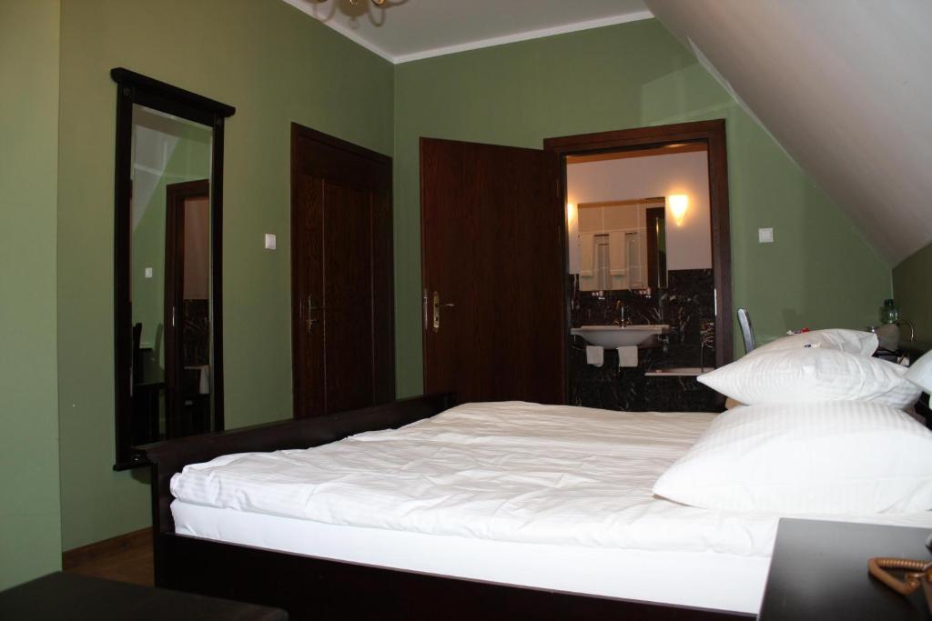 Klasztor Cedynia Hotel Bilik gambar