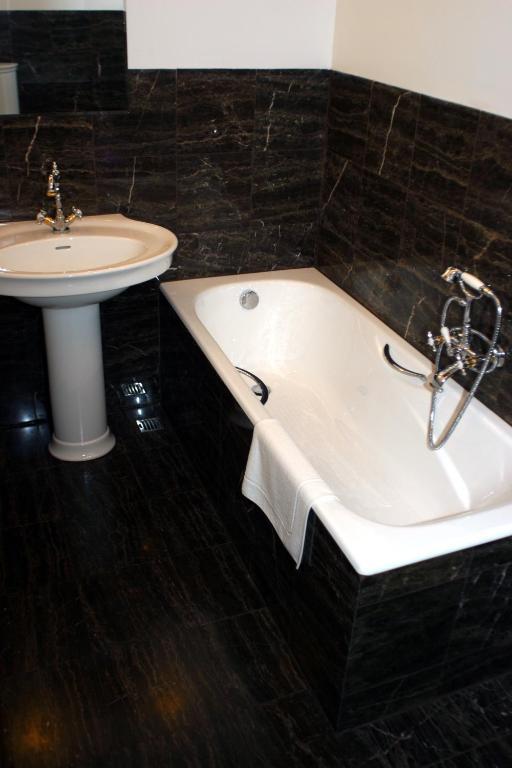 Klasztor Cedynia Hotel Bilik gambar